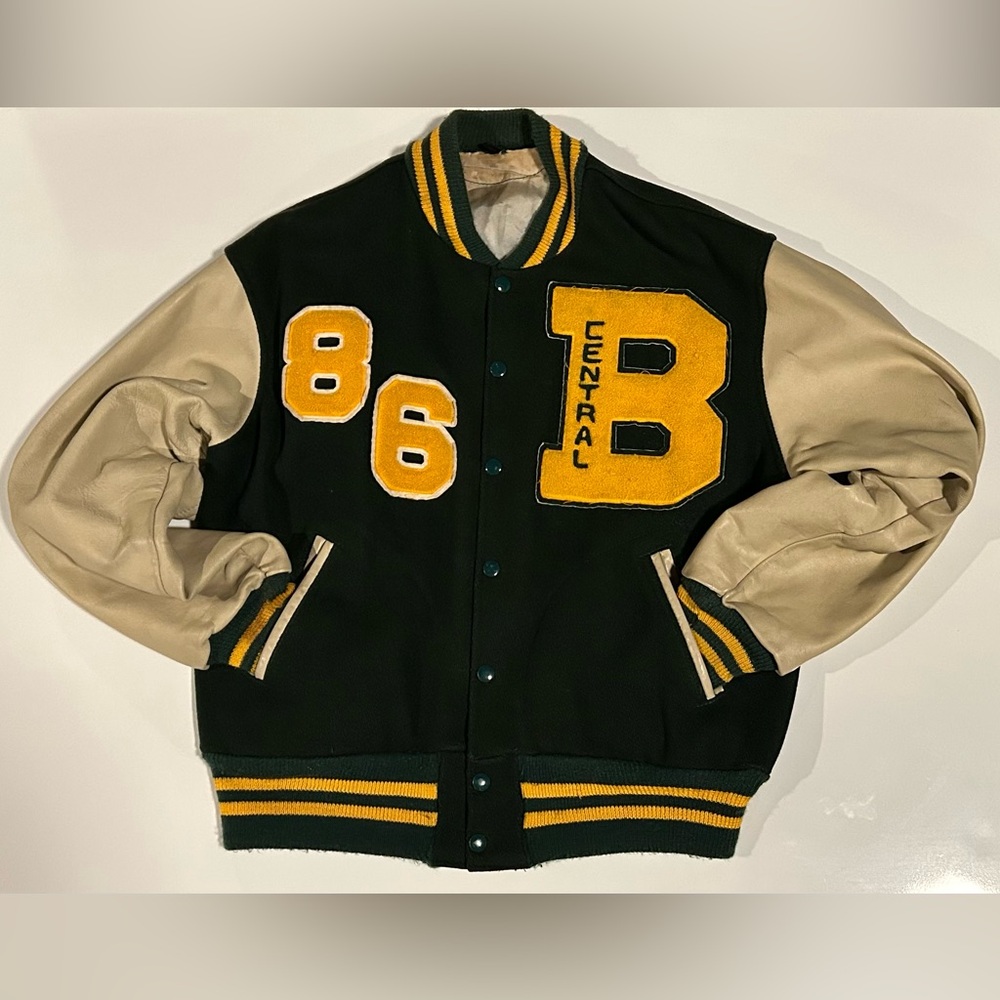 VNTG 1980s' Green and Tan Varsity H.S. Jacket, Men's Size 42 - Picture 3 of 15